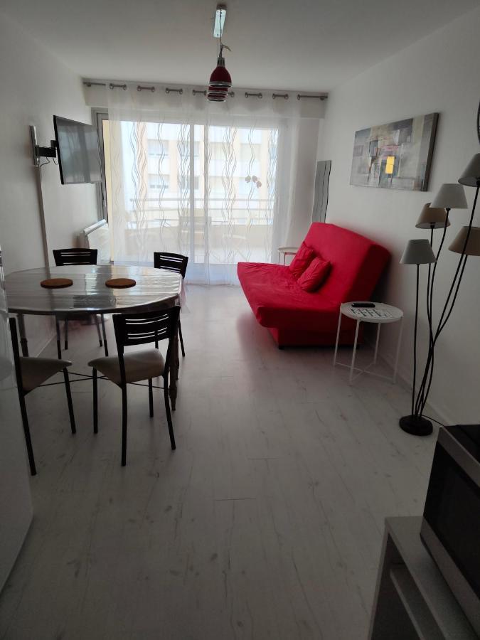 Appartement 2 Pieces Avec Une Grande Terrasse, 3 Etoiles, Wifi, Box Pour Vehicule Et Velos Les Sables-dʼOlonne Kültér fotó